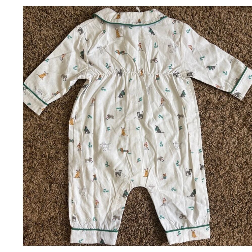 Petite Plume NWT Jingle Paws Cambridge Romper Dog Holiday Pajama Size 6/12M - Picture 2 of 8
